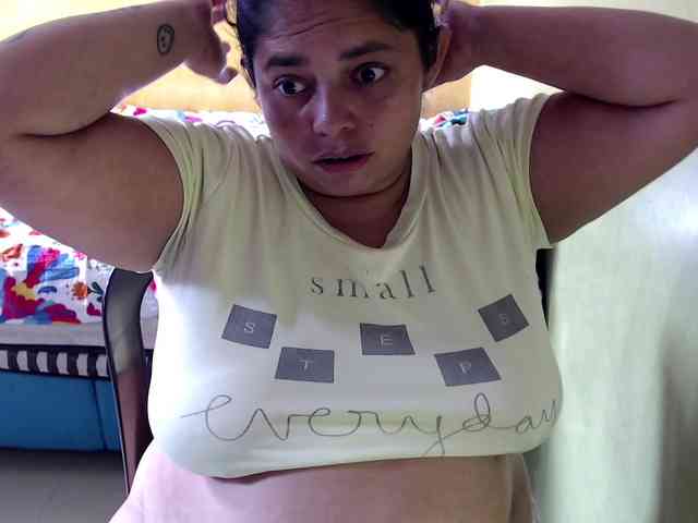 mia-naughty webcam