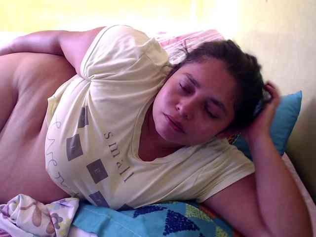 mia-naughty webcam