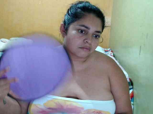 mia-naughty webcam