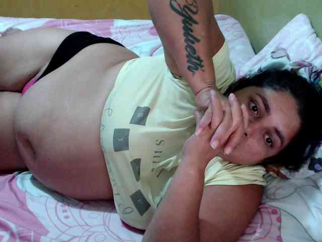 mia-naughty webcam