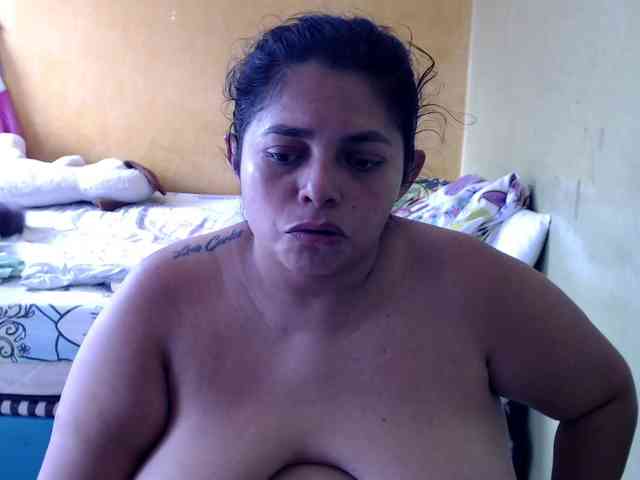 mia-naughty webcam