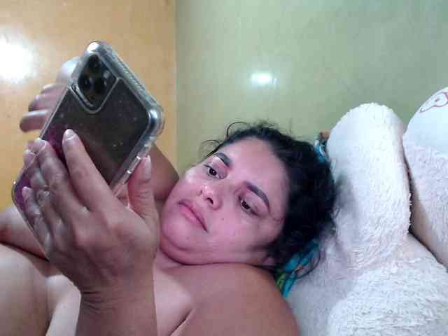 mia-naughty webcam