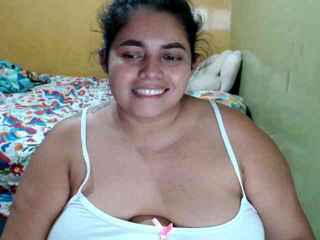 mia-naughty webcam