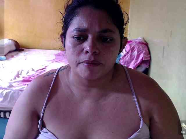 mia-naughty webcam
