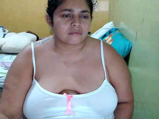 mia-naughty webcam
