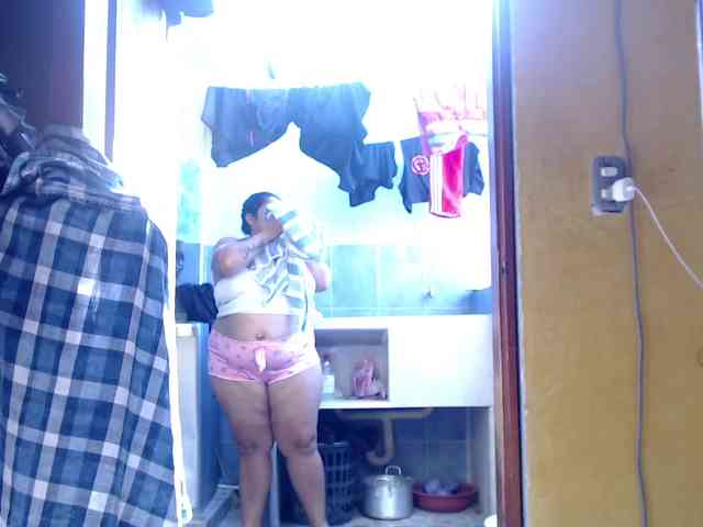 mia-naughty webcam