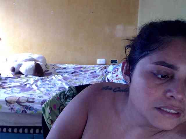 mia-naughty webcam