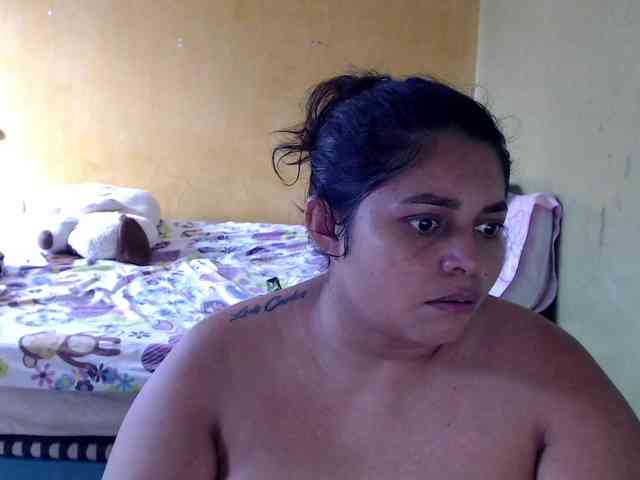 mia-naughty webcam