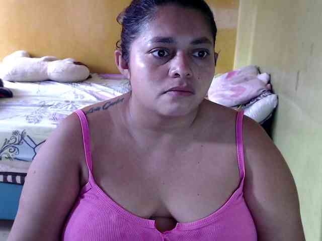 mia-naughty webcam