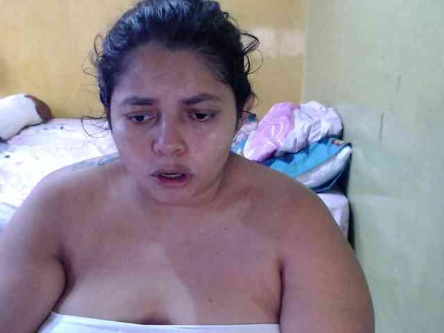 mia-naughty webcam