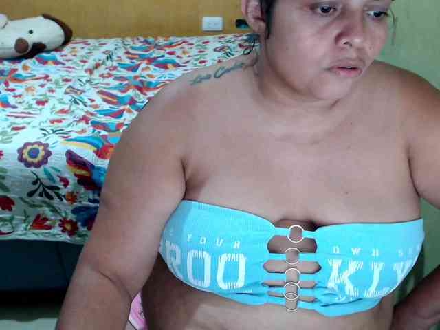 mia-naughty webcam