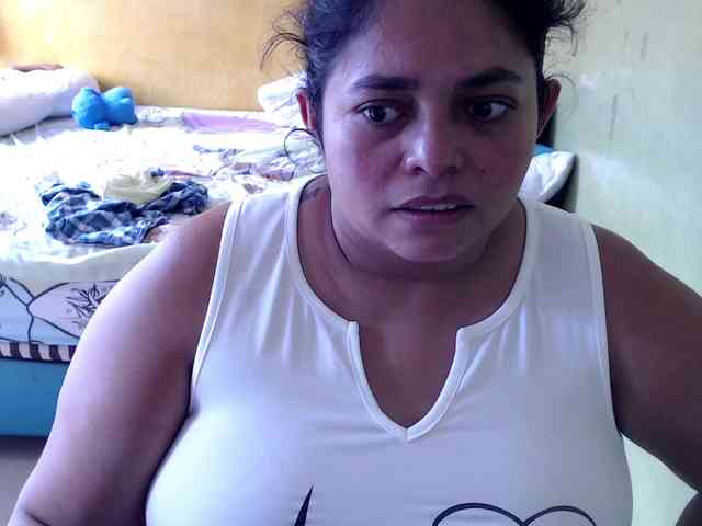 mia-naughty webcam