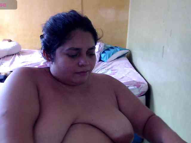 mia-naughty webcam
