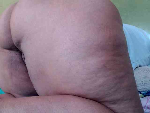 mia-naughty webcam