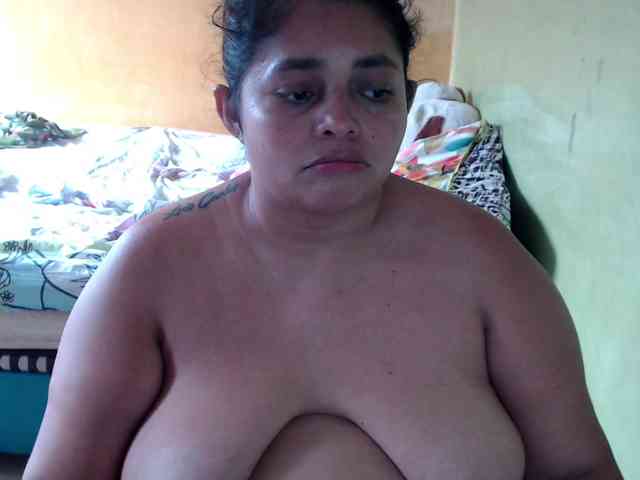 mia-naughty webcam