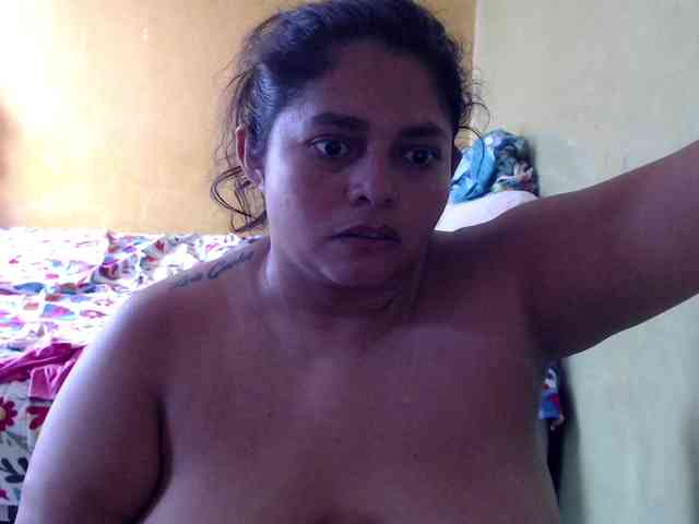 mia-naughty webcam