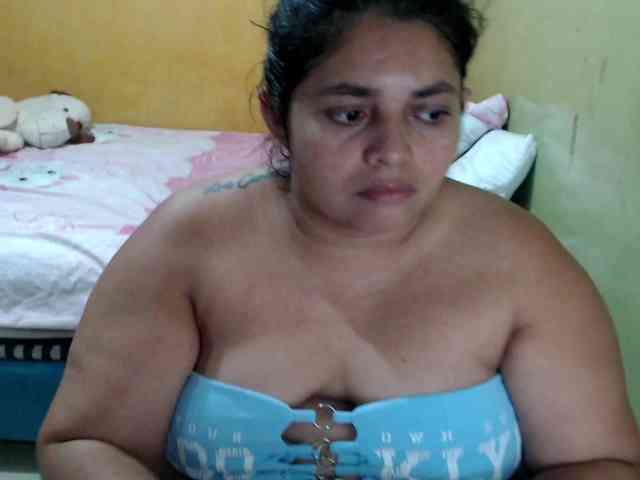 mia-naughty webcam