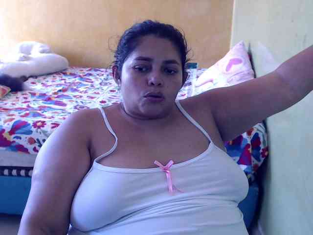 mia-naughty webcam