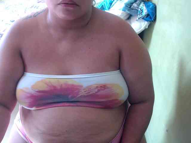 mia-naughty webcam