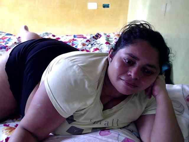 mia-naughty webcam