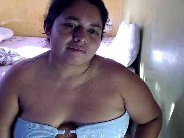 mia-naughty webcam