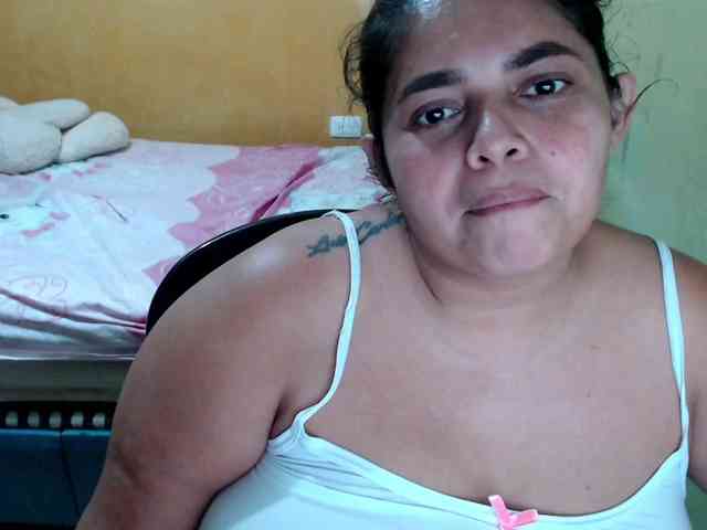 mia-naughty webcam