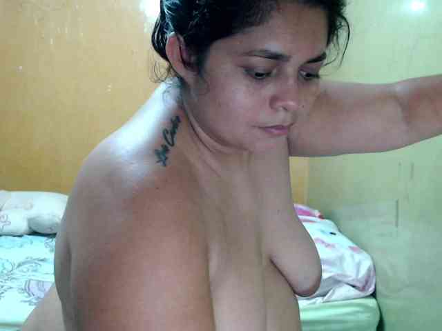 mia-naughty webcam