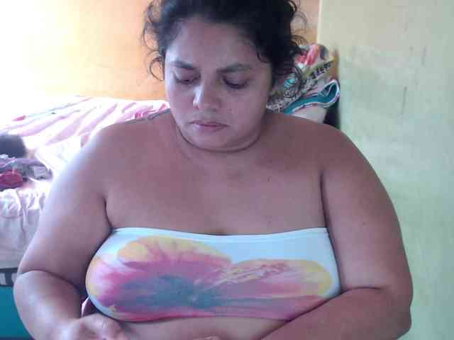 mia-naughty webcam