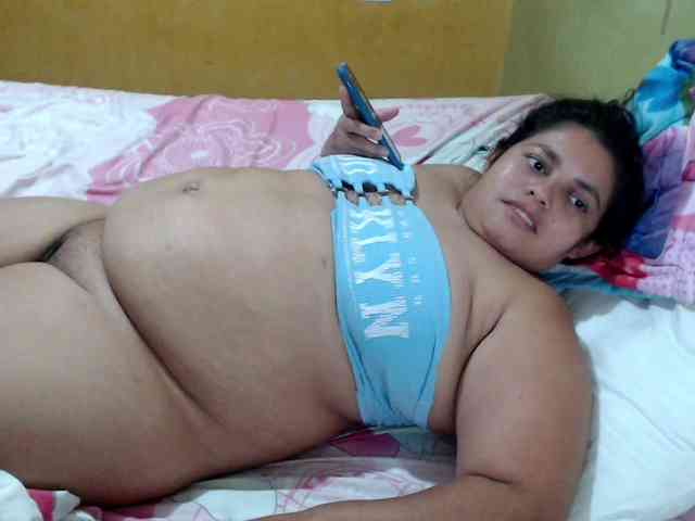 mia-naughty webcam