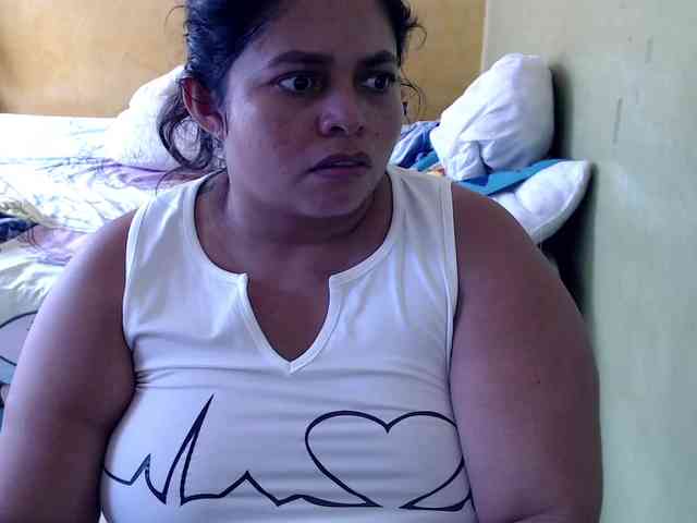 mia-naughty webcam