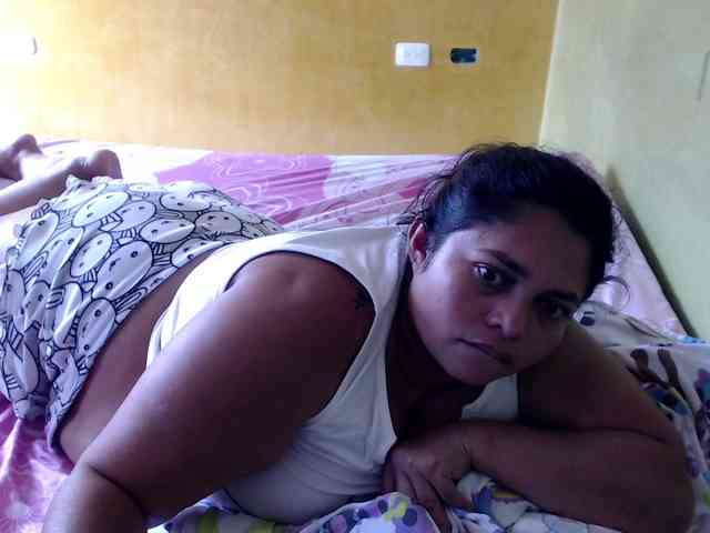 mia-naughty webcam