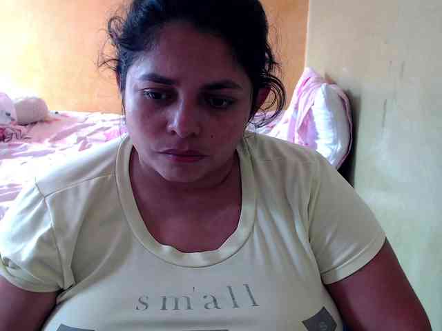 mia-naughty webcam