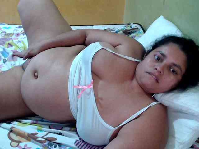 mia-naughty webcam