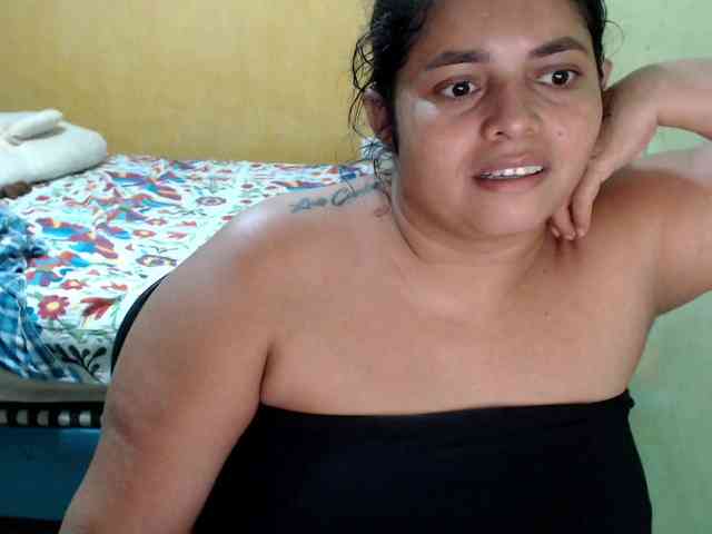 mia-naughty webcam