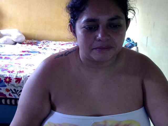 mia-naughty webcam
