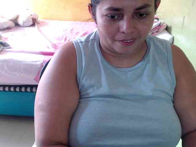 mia-naughty webcam