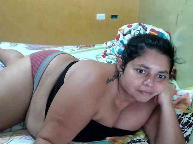 mia-naughty webcam