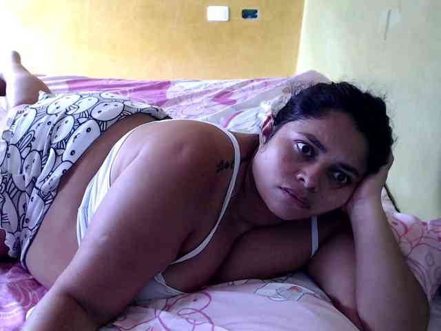 mia-naughty webcam