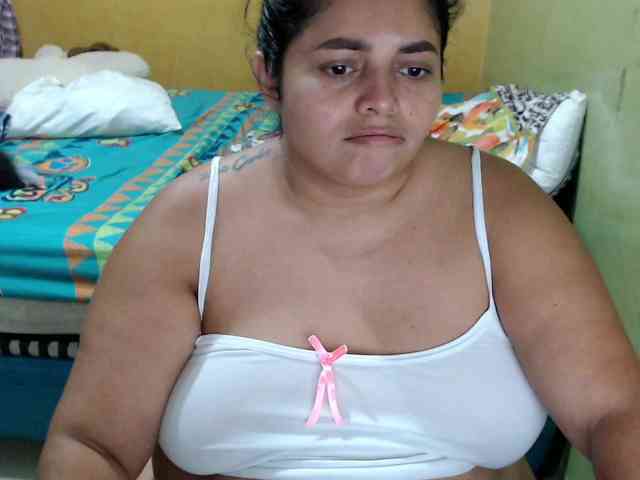 mia-naughty webcam