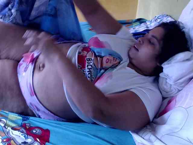 mia-naughty Live Webcam on BongaCams