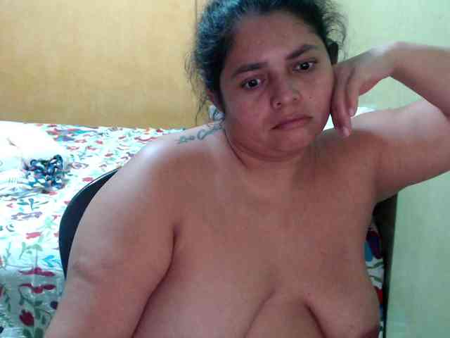 mia-naughty webcam