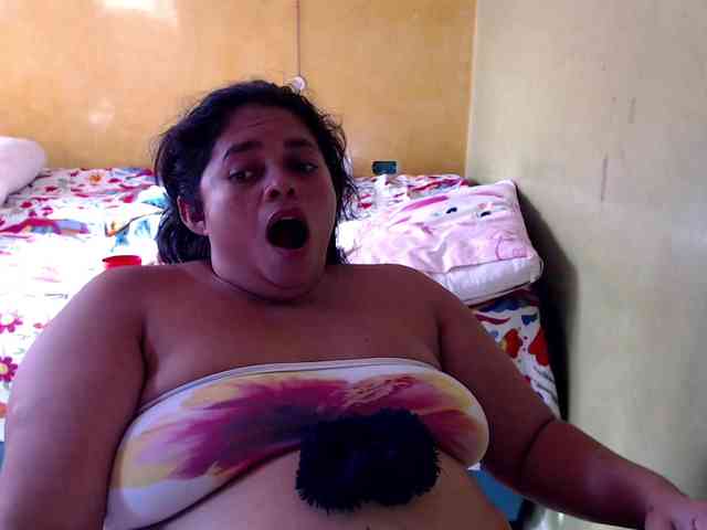 mia-naughty webcam