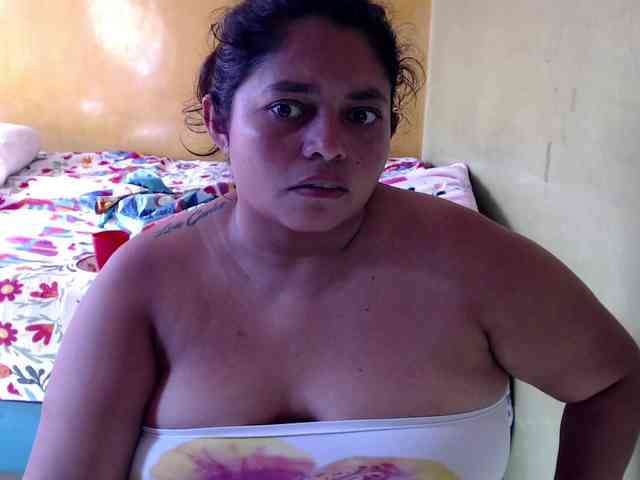 mia-naughty webcam