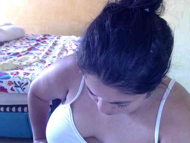 mia-naughty webcam