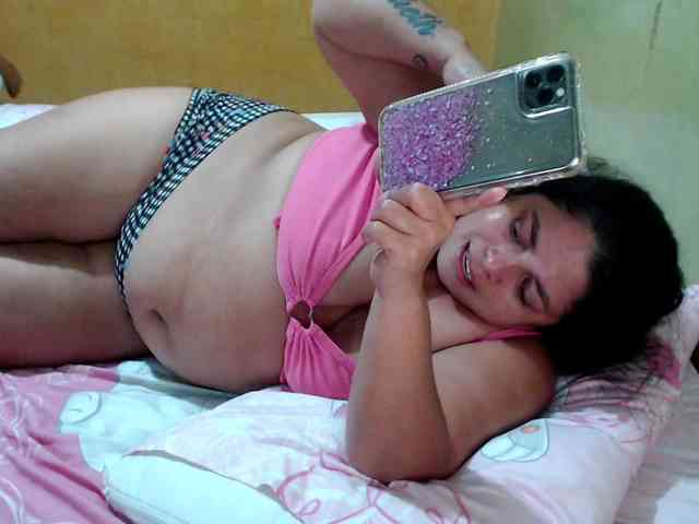 mia-naughty webcam