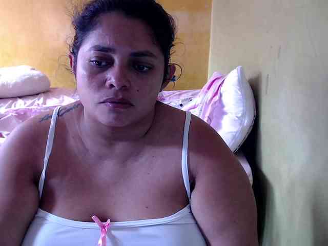 mia-naughty webcam