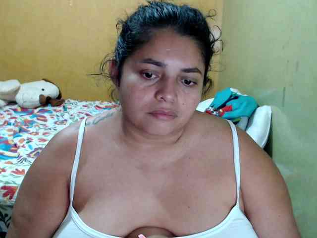 mia-naughty webcam