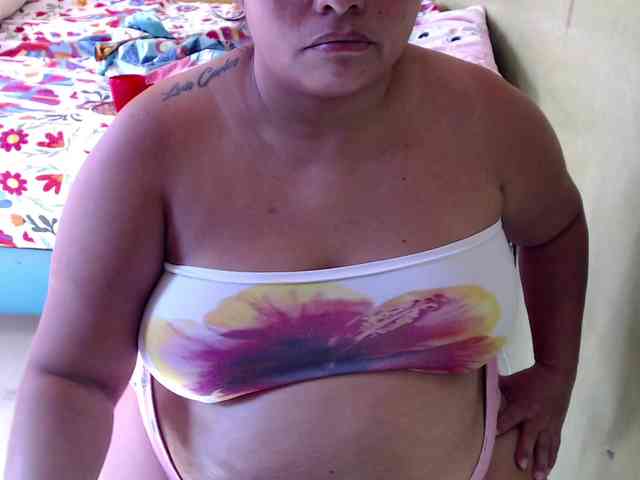 mia-naughty webcam