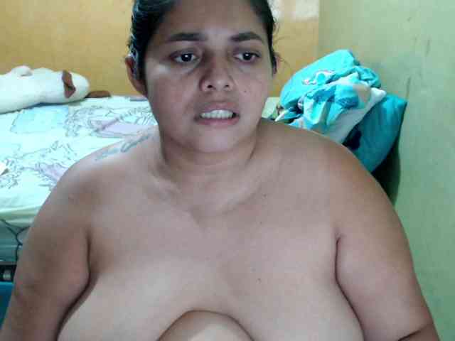 mia-naughty webcam