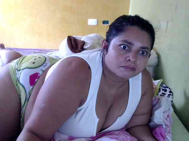 mia-naughty webcam